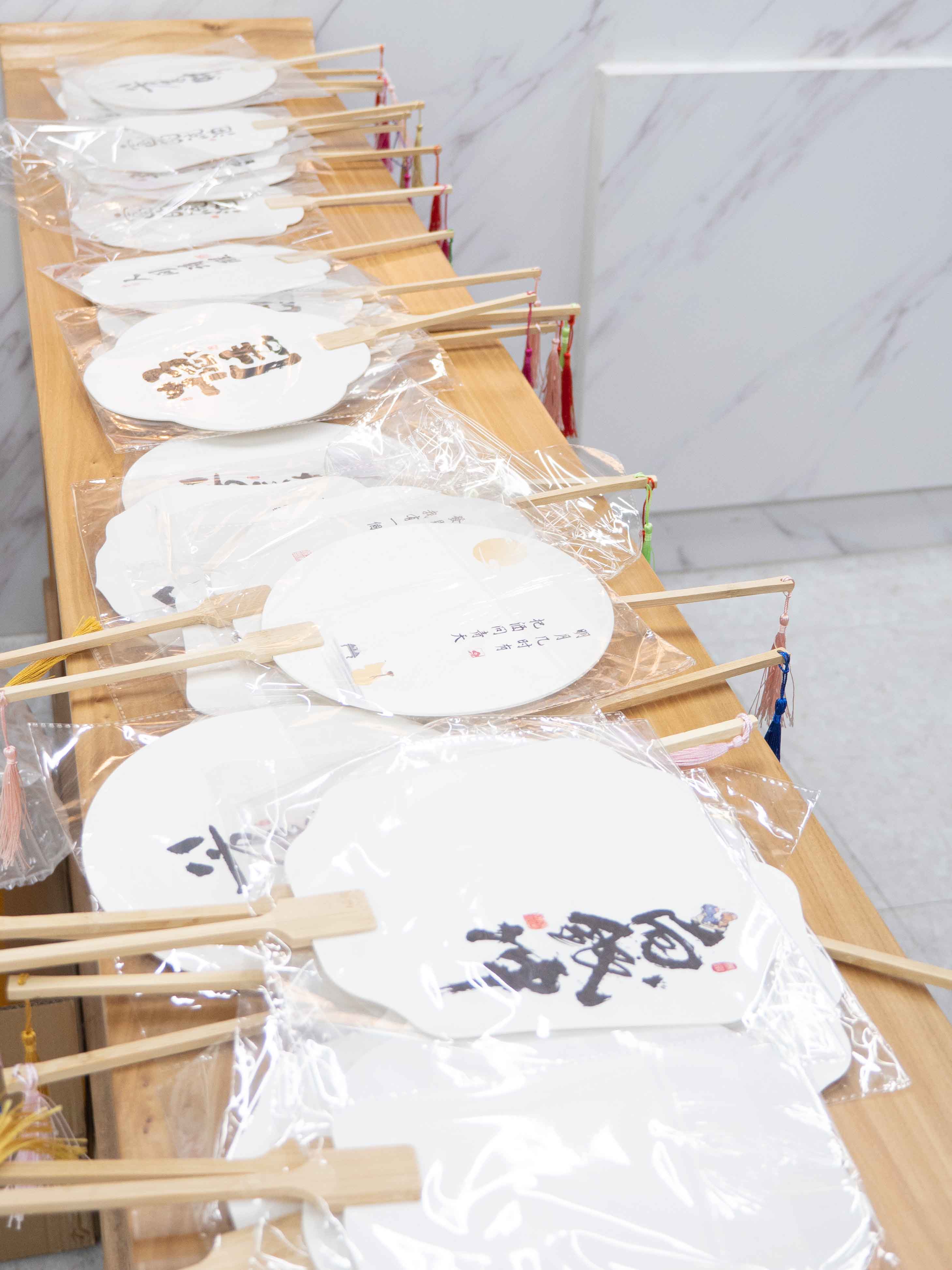 Mid-Autumn Festival:Experience making Chinese lacquer fans 17